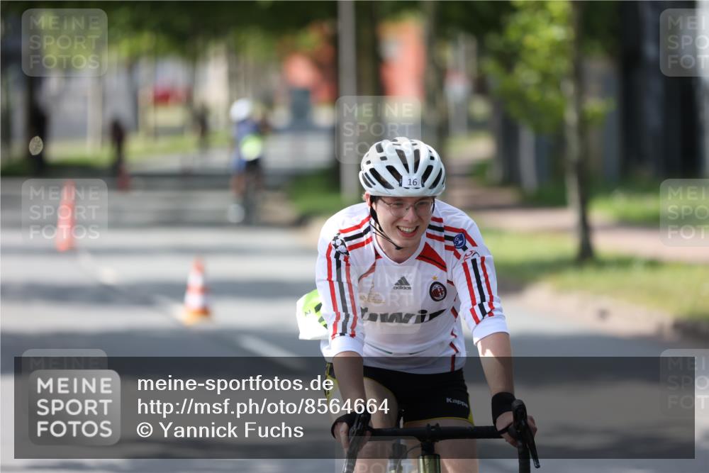 10.08.2025 - GEWOBA Citytriathlon Bremen Yannick Fuchs http://msf.ph/oto/8564664 10.08.2025 14:42:42 Radfahren 110, 303, 474, 479, 488 meine-sportfotos.de
