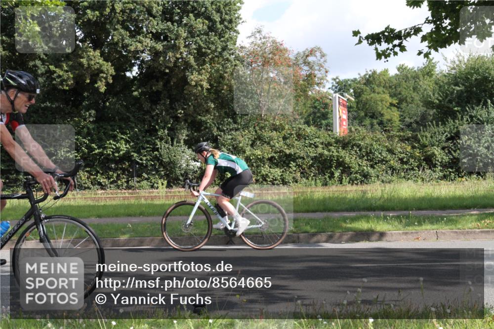 10.08.2025 - GEWOBA Citytriathlon Bremen Yannick Fuchs http://msf.ph/oto/8564665 10.08.2025 10:58:29 Radfahren 1, 95, 165, 221, 402, 472, 506, 513 meine-sportfotos.de