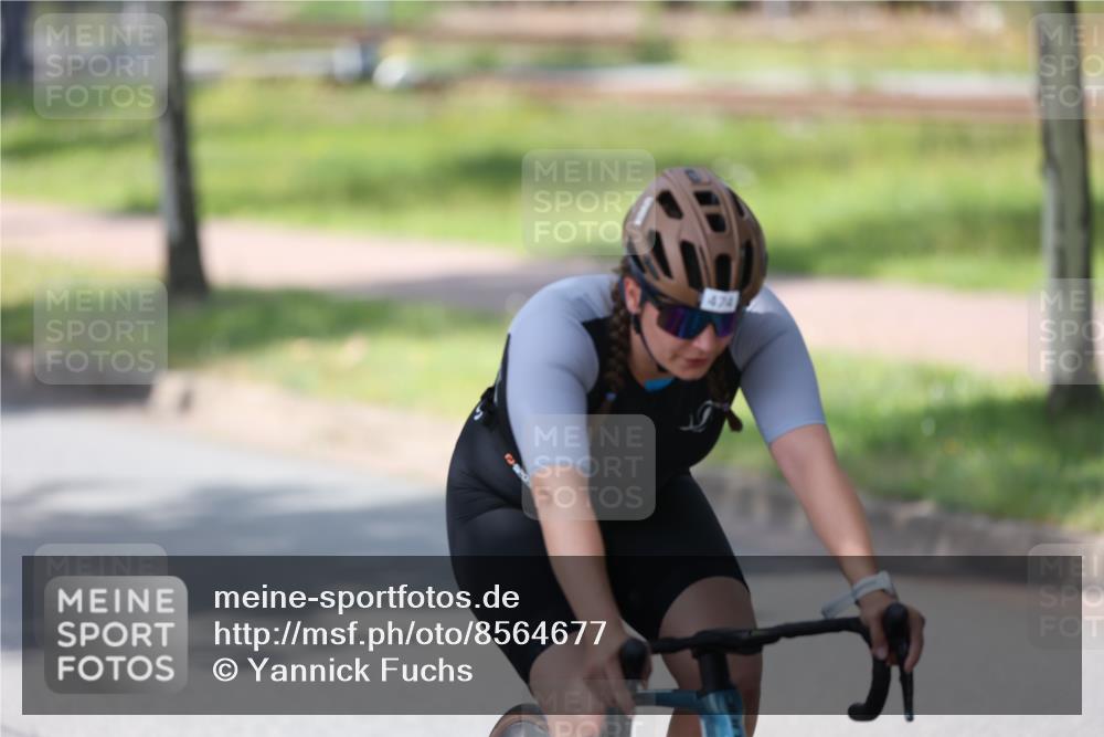 10.08.2025 - GEWOBA Citytriathlon Bremen Yannick Fuchs http://msf.ph/oto/8564677 10.08.2025 14:42:54 Radfahren 67, 110, 180, 436, 446, 474, 479 meine-sportfotos.de