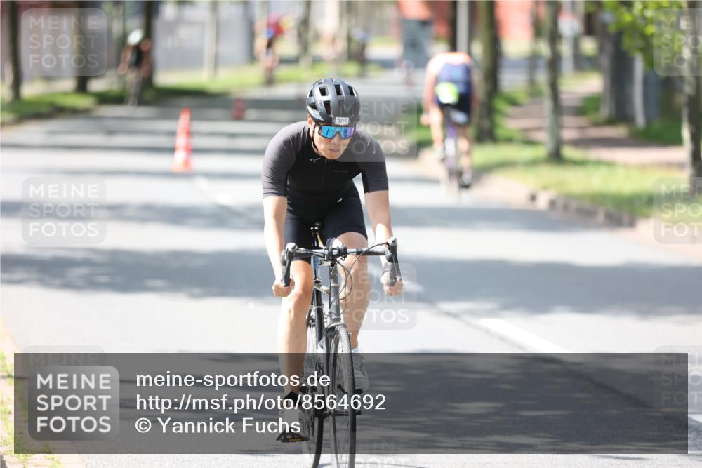 10.08.2025 - GEWOBA Citytriathlon Bremen Yannick Fuchs http://msf.ph/oto/8564692 10.08.2025 14:43:12 Radfahren 157, 180, 205, 234, 251, 311, 436, 446, 462 meine-sportfotos.de