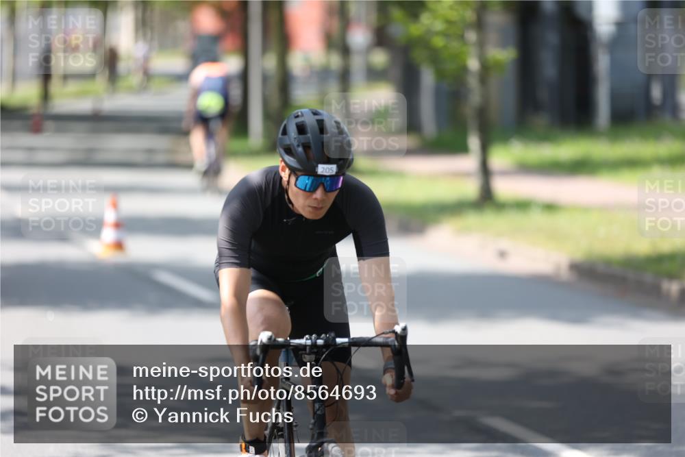 10.08.2025 - GEWOBA Citytriathlon Bremen Yannick Fuchs http://msf.ph/oto/8564693 10.08.2025 14:43:13 Radfahren 157, 180, 205, 234, 251, 311, 436, 446, 462 meine-sportfotos.de