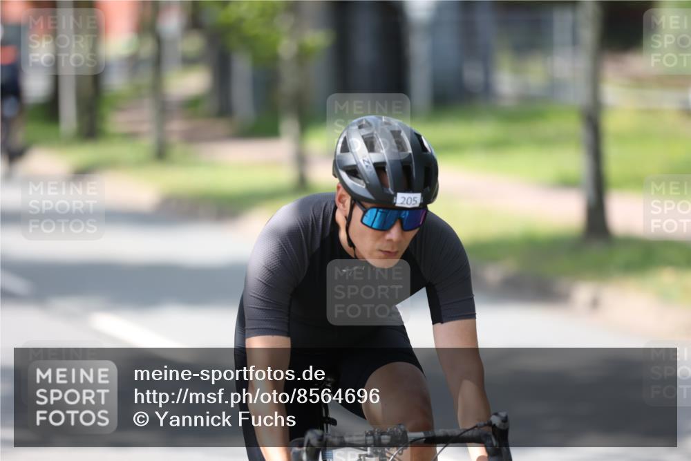 10.08.2025 - GEWOBA Citytriathlon Bremen Yannick Fuchs http://msf.ph/oto/8564696 10.08.2025 14:43:13 Radfahren 157, 180, 205, 234, 251, 311, 436, 446, 462 meine-sportfotos.de