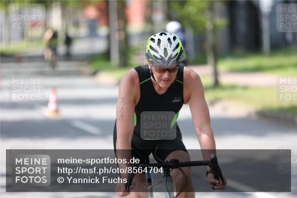 10.08.2025 - GEWOBA Citytriathlon Bremen Yannick Fuchs http://msf.ph/oto/8564704 10.08.2025 14:43:21 Radfahren 157, 205, 234, 251, 311, 462 meine-sportfotos.de