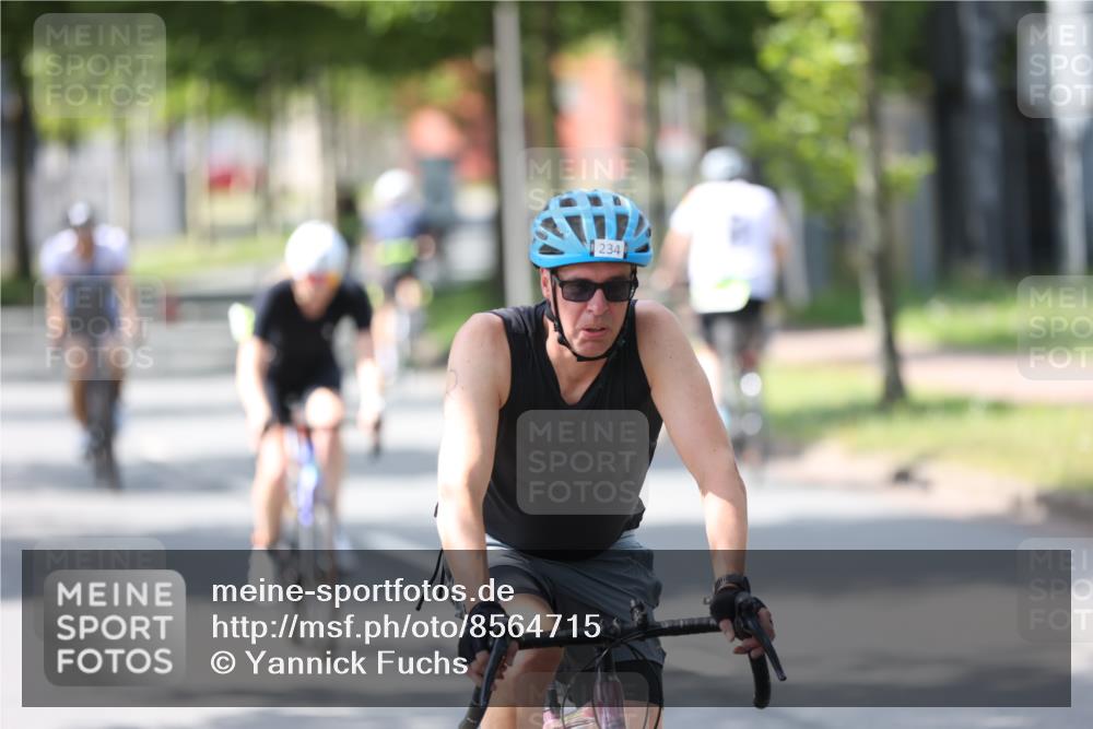 10.08.2025 - GEWOBA Citytriathlon Bremen Yannick Fuchs http://msf.ph/oto/8564715 10.08.2025 14:43:23 Radfahren 109, 157, 234, 251, 311, 462 meine-sportfotos.de