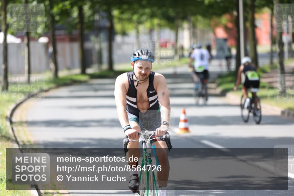 10.08.2025 - GEWOBA Citytriathlon Bremen Yannick Fuchs http://msf.ph/oto/8564726 10.08.2025 14:43:26 Radfahren 109, 157, 234, 251, 311, 462 meine-sportfotos.de
