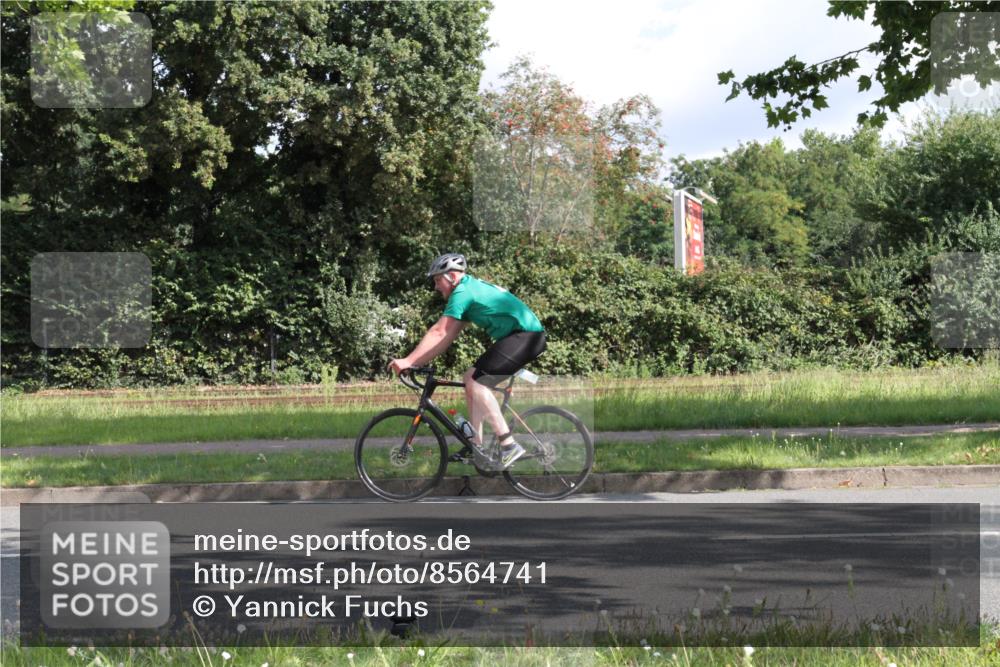 10.08.2025 - GEWOBA Citytriathlon Bremen Yannick Fuchs http://msf.ph/oto/8564741 10.08.2025 10:59:26 Radfahren 63, 111, 193, 209 meine-sportfotos.de