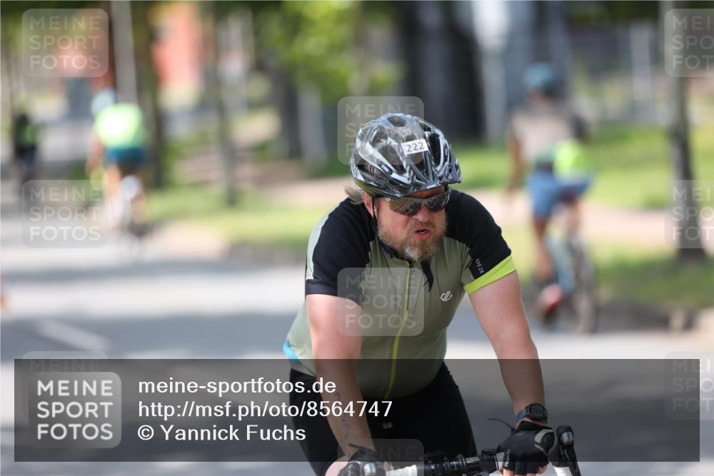 10.08.2025 - GEWOBA Citytriathlon Bremen Yannick Fuchs http://msf.ph/oto/8564747 10.08.2025 14:43:44 Radfahren 86, 109, 154, 163, 259, 325 meine-sportfotos.de