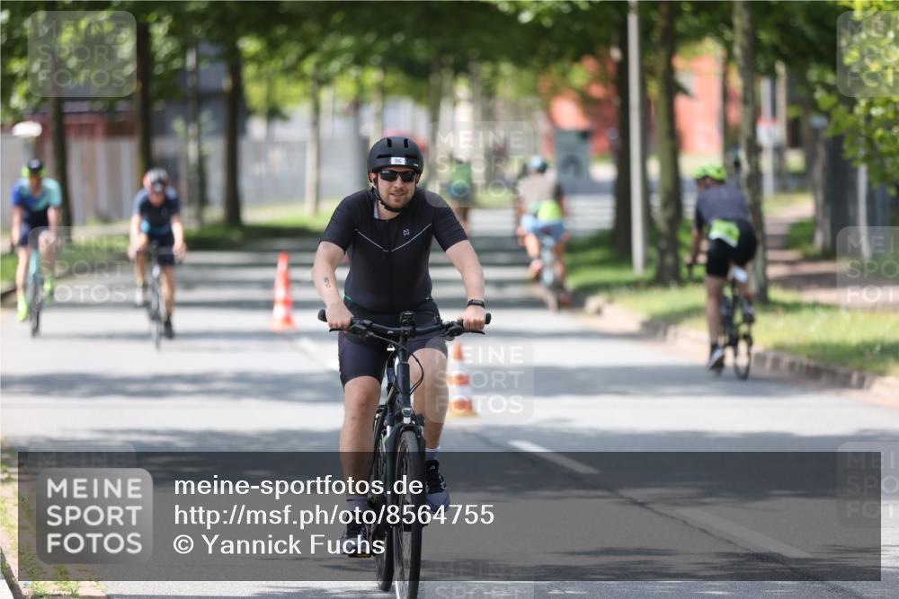 10.08.2025 - GEWOBA Citytriathlon Bremen Yannick Fuchs http://msf.ph/oto/8564755 10.08.2025 14:43:49 Radfahren 86, 154, 163, 259, 325 meine-sportfotos.de