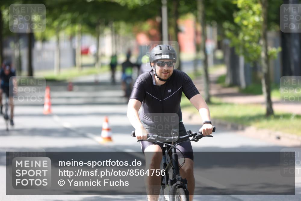 10.08.2025 - GEWOBA Citytriathlon Bremen Yannick Fuchs http://msf.ph/oto/8564756 10.08.2025 14:43:49 Radfahren 86, 154, 163, 259, 325 meine-sportfotos.de
