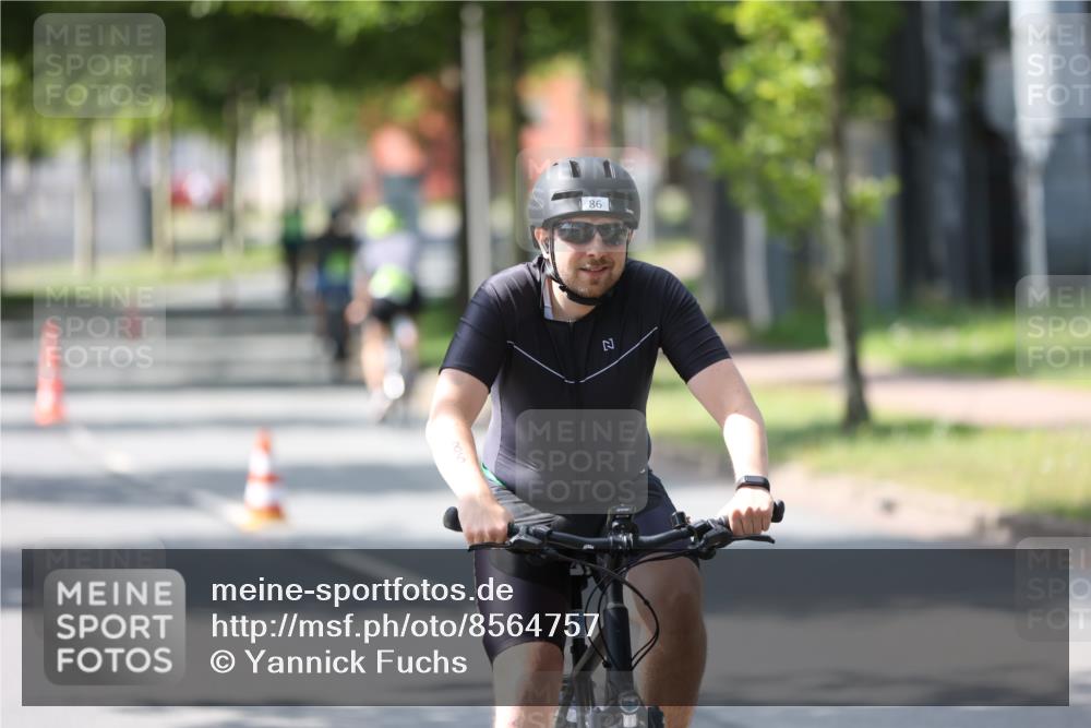 10.08.2025 - GEWOBA Citytriathlon Bremen Yannick Fuchs http://msf.ph/oto/8564757 10.08.2025 14:43:50 Radfahren 86, 154, 163, 259, 325 meine-sportfotos.de