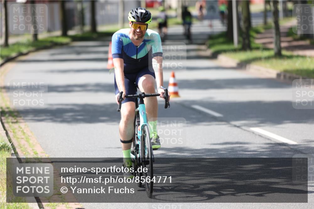 10.08.2025 - GEWOBA Citytriathlon Bremen Yannick Fuchs http://msf.ph/oto/8564771 10.08.2025 14:43:53 Radfahren 86, 154, 163, 259, 298, 325 meine-sportfotos.de
