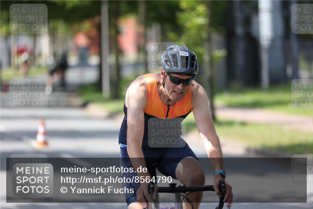 10.08.2025 - GEWOBA Citytriathlon Bremen Yannick Fuchs http://msf.ph/oto/8564790 10.08.2025 14:44:07 Radfahren 267, 278, 298, 408, 445 meine-sportfotos.de
