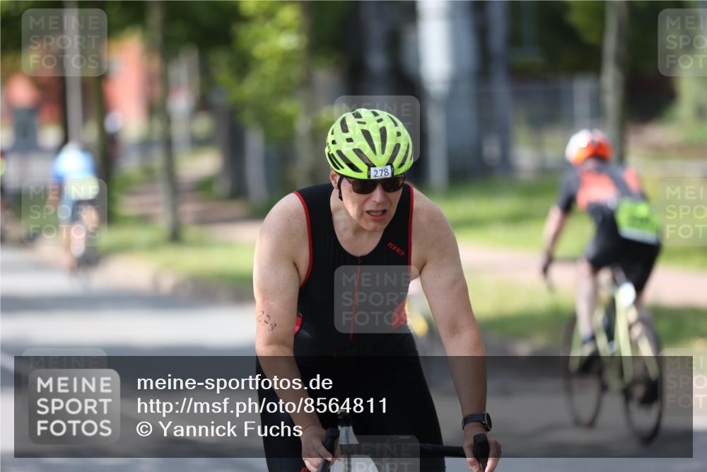 10.08.2025 - GEWOBA Citytriathlon Bremen Yannick Fuchs http://msf.ph/oto/8564811 10.08.2025 14:44:13 Radfahren 28, 267, 278, 298, 408, 445 meine-sportfotos.de