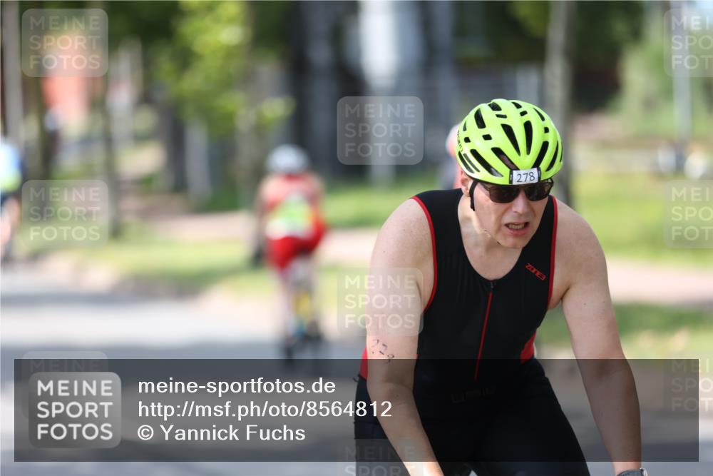10.08.2025 - GEWOBA Citytriathlon Bremen Yannick Fuchs http://msf.ph/oto/8564812 10.08.2025 14:44:13 Radfahren 28, 267, 278, 298, 408, 445 meine-sportfotos.de