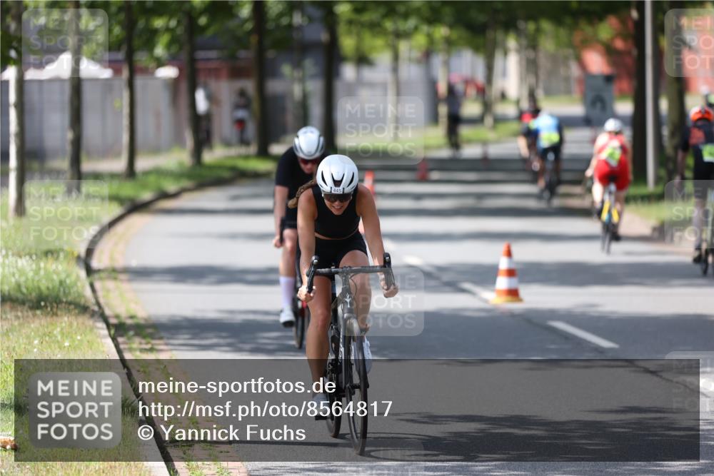 10.08.2025 - GEWOBA Citytriathlon Bremen Yannick Fuchs http://msf.ph/oto/8564817 10.08.2025 14:44:15 Radfahren 28, 267, 278, 298, 408, 445 meine-sportfotos.de