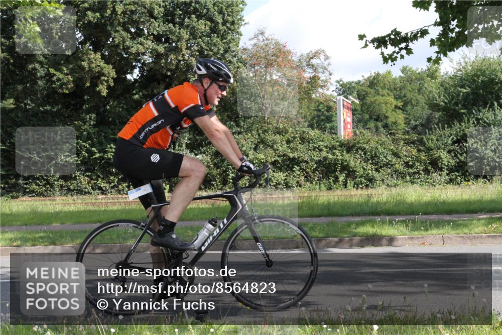 10.08.2025 - GEWOBA Citytriathlon Bremen Yannick Fuchs http://msf.ph/oto/8564823 10.08.2025 11:00:16 Radfahren 41, 131, 139, 197, 227, 381, 482 meine-sportfotos.de