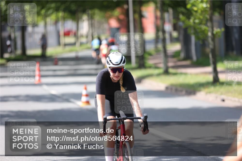 10.08.2025 - GEWOBA Citytriathlon Bremen Yannick Fuchs http://msf.ph/oto/8564824 10.08.2025 14:44:16 Radfahren 9, 28, 267, 278, 298, 408, 445 meine-sportfotos.de