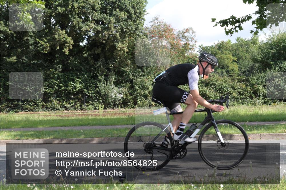 10.08.2025 - GEWOBA Citytriathlon Bremen Yannick Fuchs http://msf.ph/oto/8564825 10.08.2025 11:00:21 Radfahren 41, 131, 139, 227, 381, 474 meine-sportfotos.de