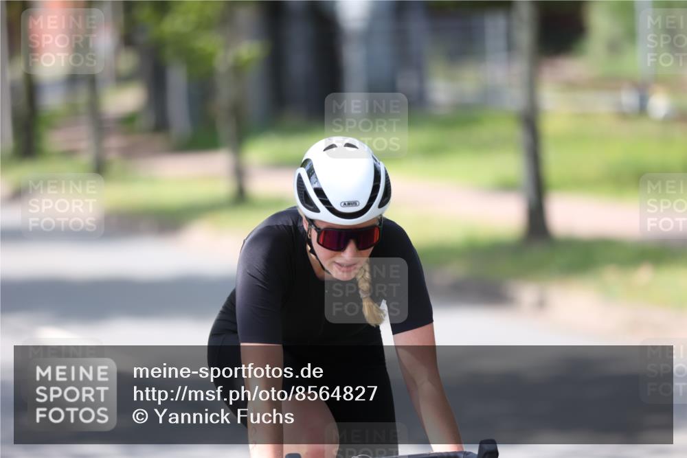 10.08.2025 - GEWOBA Citytriathlon Bremen Yannick Fuchs http://msf.ph/oto/8564827 10.08.2025 14:44:17 Radfahren 9, 28, 267, 278, 298, 408, 445 meine-sportfotos.de
