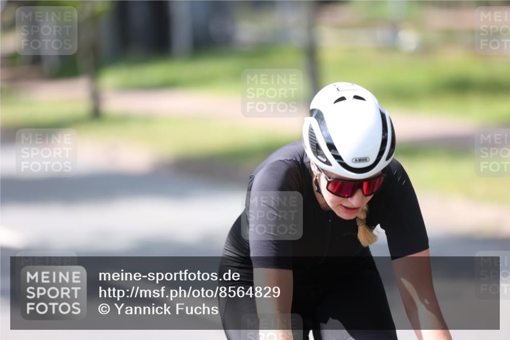 10.08.2025 - GEWOBA Citytriathlon Bremen Yannick Fuchs http://msf.ph/oto/8564829 10.08.2025 14:44:17 Radfahren 9, 28, 267, 278, 298, 408, 445 meine-sportfotos.de