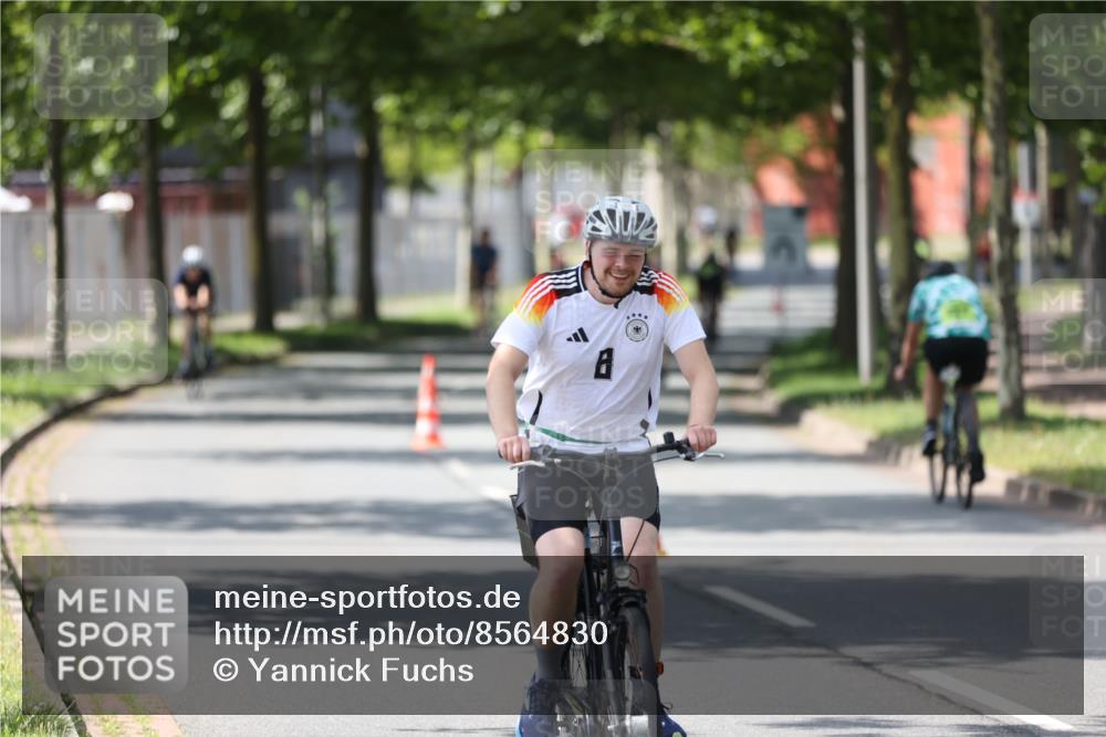 10.08.2025 - GEWOBA Citytriathlon Bremen Yannick Fuchs http://msf.ph/oto/8564830 10.08.2025 14:44:26 Radfahren 9, 28, 200, 323, 408, 445 meine-sportfotos.de