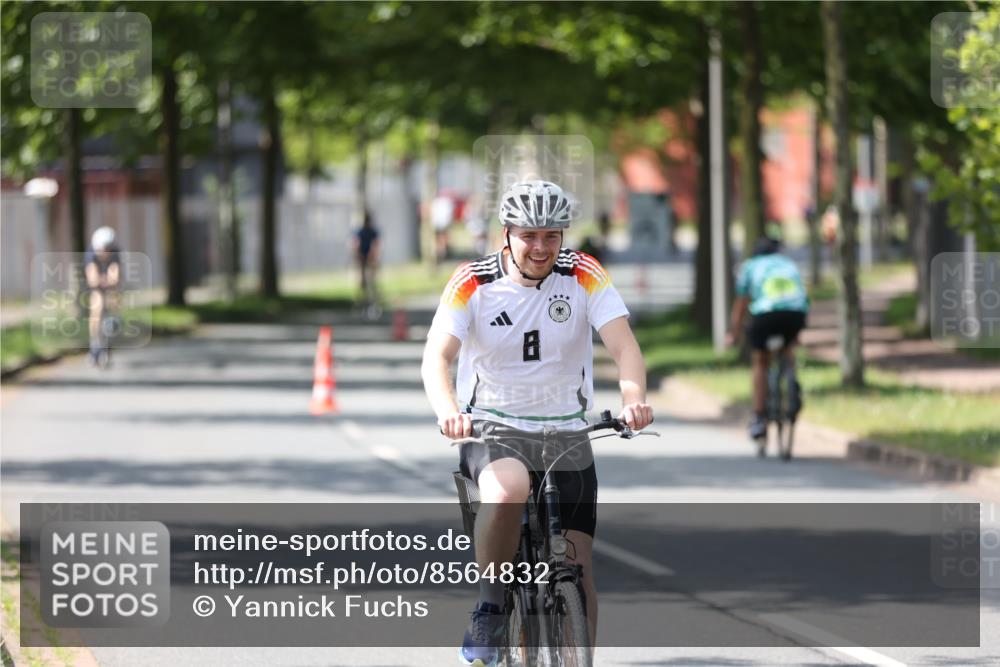 10.08.2025 - GEWOBA Citytriathlon Bremen Yannick Fuchs http://msf.ph/oto/8564832 10.08.2025 14:44:27 Radfahren 9, 28, 200, 323, 408, 445 meine-sportfotos.de