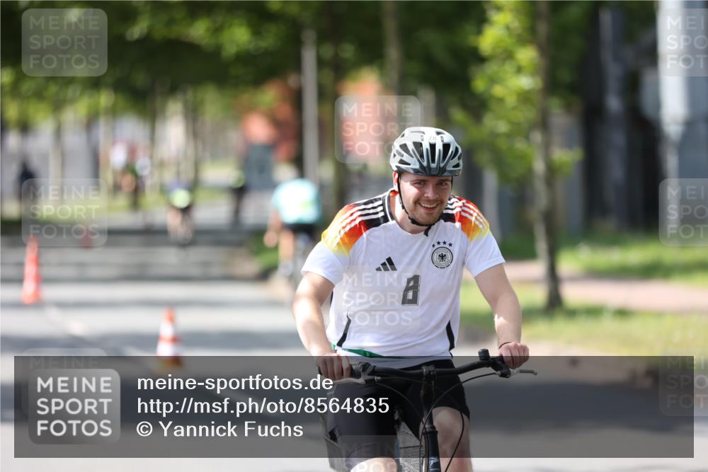 10.08.2025 - GEWOBA Citytriathlon Bremen Yannick Fuchs http://msf.ph/oto/8564835 10.08.2025 14:44:27 Radfahren 9, 28, 200, 323, 408, 445 meine-sportfotos.de