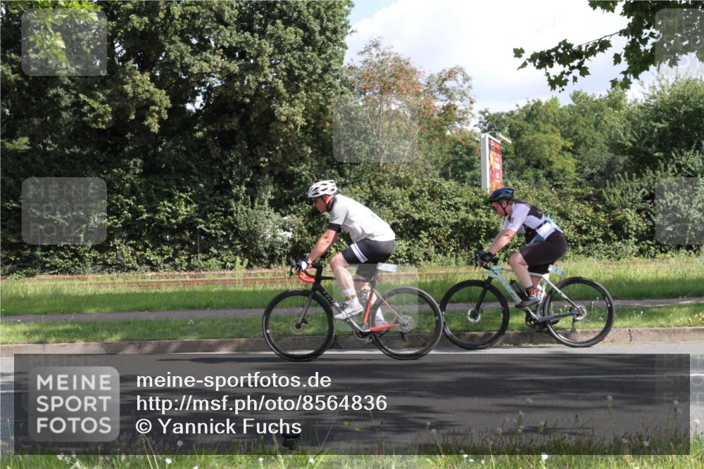 10.08.2025 - GEWOBA Citytriathlon Bremen Yannick Fuchs http://msf.ph/oto/8564836 10.08.2025 11:00:27 Radfahren 3, 41, 131, 139, 229, 381, 474 meine-sportfotos.de