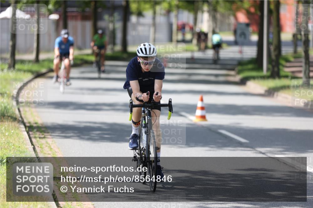 10.08.2025 - GEWOBA Citytriathlon Bremen Yannick Fuchs http://msf.ph/oto/8564846 10.08.2025 14:44:33 Radfahren 9, 28, 200, 208, 323, 383 meine-sportfotos.de