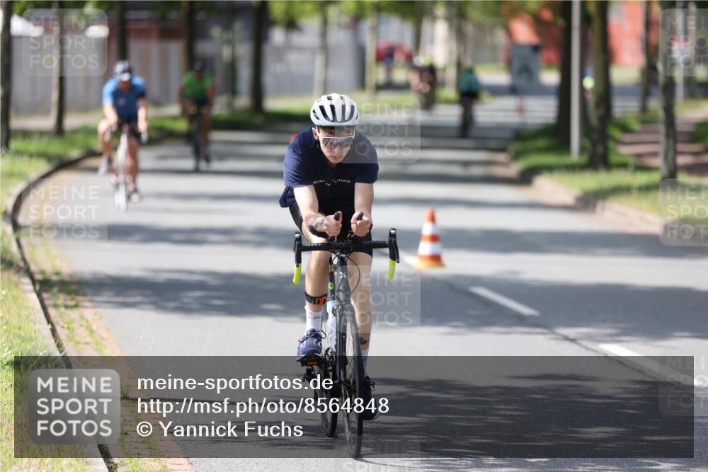 10.08.2025 - GEWOBA Citytriathlon Bremen Yannick Fuchs http://msf.ph/oto/8564848 10.08.2025 14:44:33 Radfahren 9, 28, 200, 208, 323, 383 meine-sportfotos.de