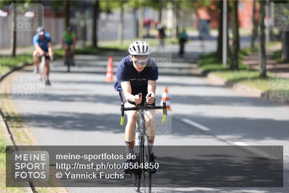 10.08.2025 - GEWOBA Citytriathlon Bremen Yannick Fuchs http://msf.ph/oto/8564850 10.08.2025 14:44:33 Radfahren 9, 28, 200, 208, 323, 383 meine-sportfotos.de
