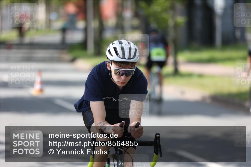 10.08.2025 - GEWOBA Citytriathlon Bremen Yannick Fuchs http://msf.ph/oto/8564855 10.08.2025 14:44:34 Radfahren 9, 73, 200, 208, 323, 383 meine-sportfotos.de