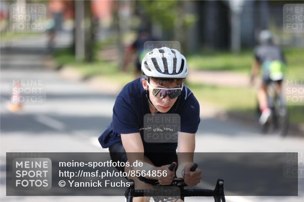 10.08.2025 - GEWOBA Citytriathlon Bremen Yannick Fuchs http://msf.ph/oto/8564856 10.08.2025 14:44:34 Radfahren 9, 73, 200, 208, 323, 383 meine-sportfotos.de
