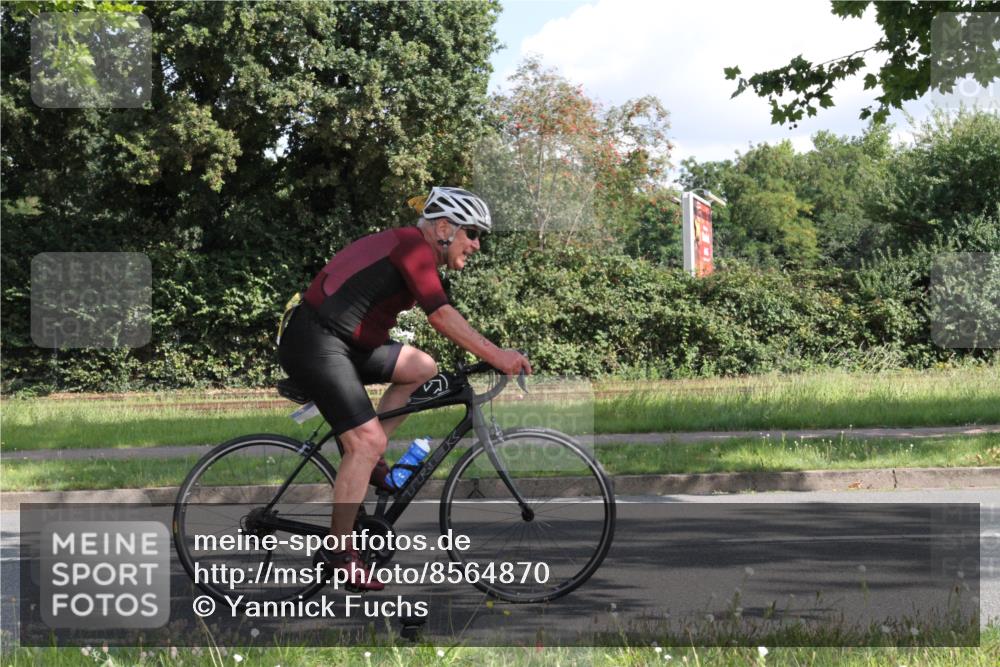10.08.2025 - GEWOBA Citytriathlon Bremen Yannick Fuchs http://msf.ph/oto/8564870 10.08.2025 11:00:49 Radfahren 3, 9, 39, 49, 107, 173, 229, 436, 499 meine-sportfotos.de