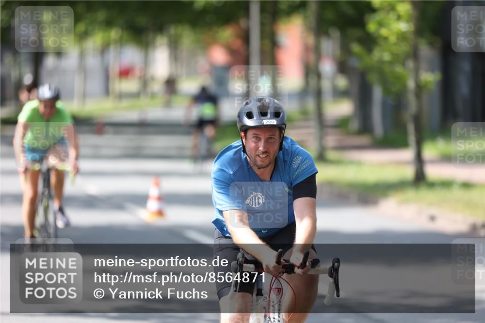 10.08.2025 - GEWOBA Citytriathlon Bremen Yannick Fuchs http://msf.ph/oto/8564871 10.08.2025 14:44:37 Radfahren 9, 73, 200, 208, 323, 383 meine-sportfotos.de