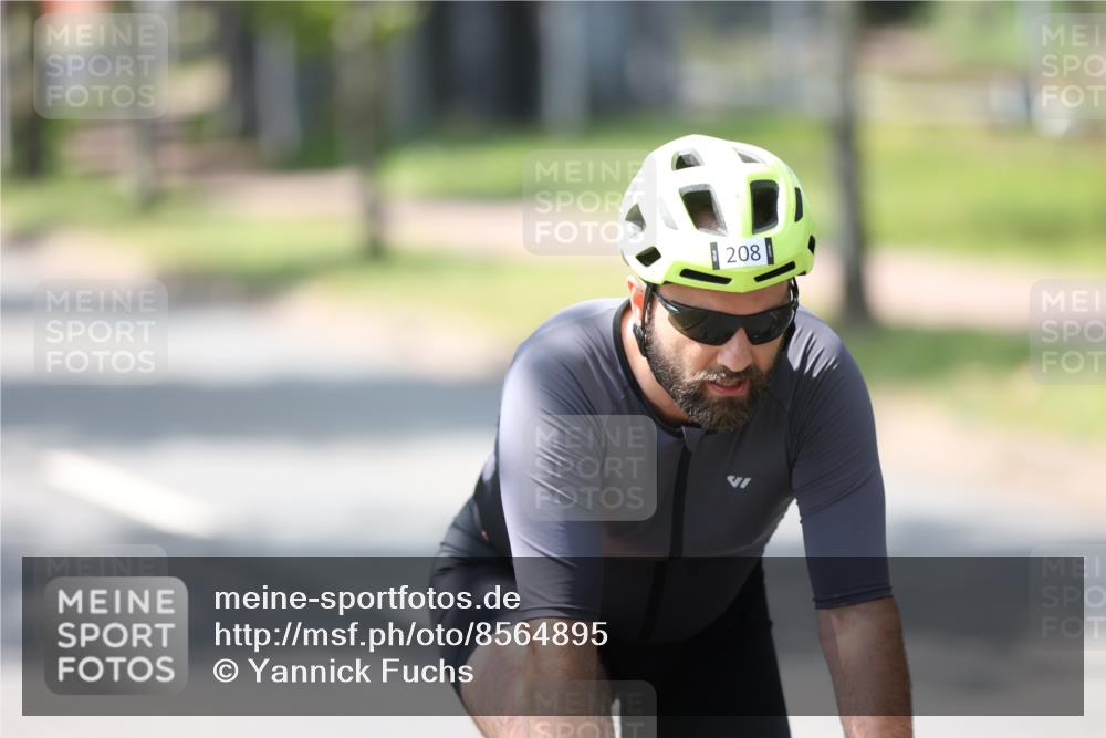 10.08.2025 - GEWOBA Citytriathlon Bremen Yannick Fuchs http://msf.ph/oto/8564895 10.08.2025 14:44:45 Radfahren 73, 200, 208, 323, 346, 383 meine-sportfotos.de