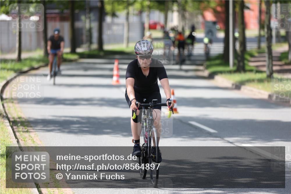 10.08.2025 - GEWOBA Citytriathlon Bremen Yannick Fuchs http://msf.ph/oto/8564897 10.08.2025 14:44:46 Radfahren 73, 208, 323, 346, 383 meine-sportfotos.de
