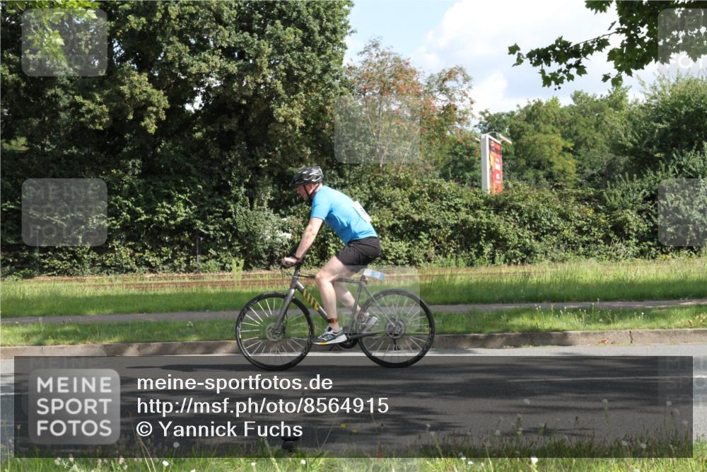10.08.2025 - GEWOBA Citytriathlon Bremen Yannick Fuchs http://msf.ph/oto/8564915 10.08.2025 11:01:48 Radfahren 89, 199, 481 meine-sportfotos.de