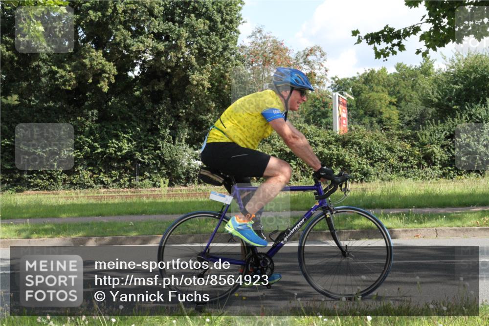 10.08.2025 - GEWOBA Citytriathlon Bremen Yannick Fuchs http://msf.ph/oto/8564923 10.08.2025 11:01:58 Radfahren 89 meine-sportfotos.de