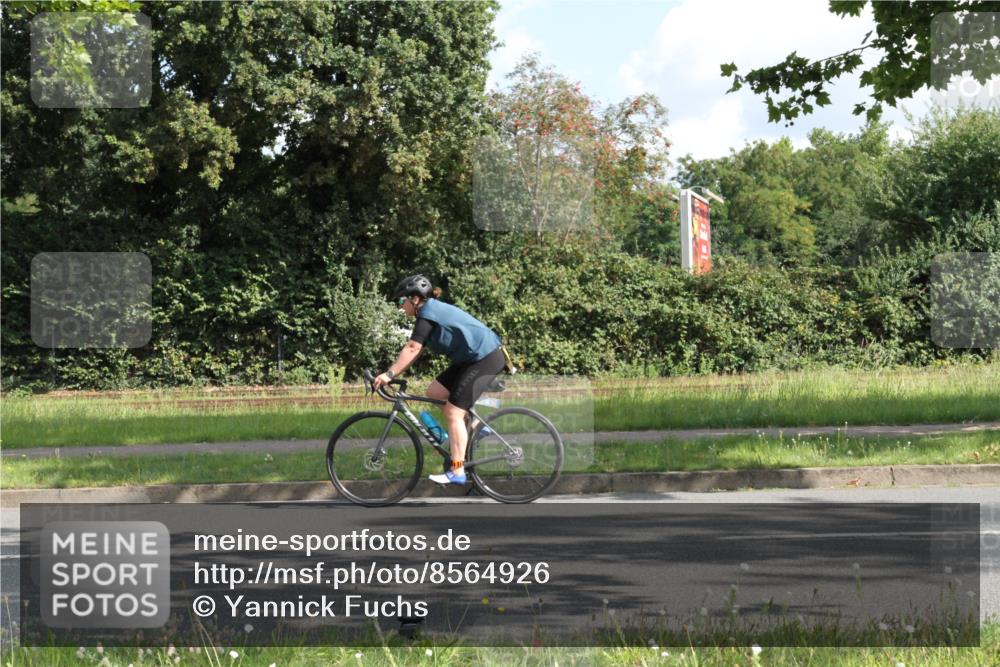 10.08.2025 - GEWOBA Citytriathlon Bremen Yannick Fuchs http://msf.ph/oto/8564926 10.08.2025 11:02:08 Radfahren 89 meine-sportfotos.de
