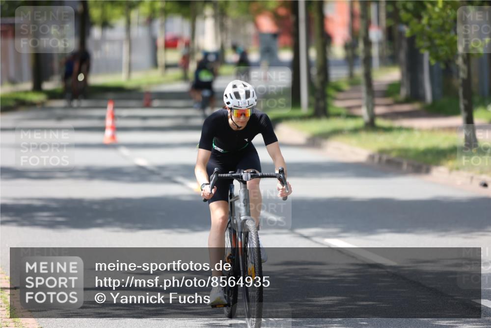10.08.2025 - GEWOBA Citytriathlon Bremen Yannick Fuchs http://msf.ph/oto/8564935 10.08.2025 14:44:56 Radfahren 35, 73, 198, 326, 336, 346, 453, 484 meine-sportfotos.de