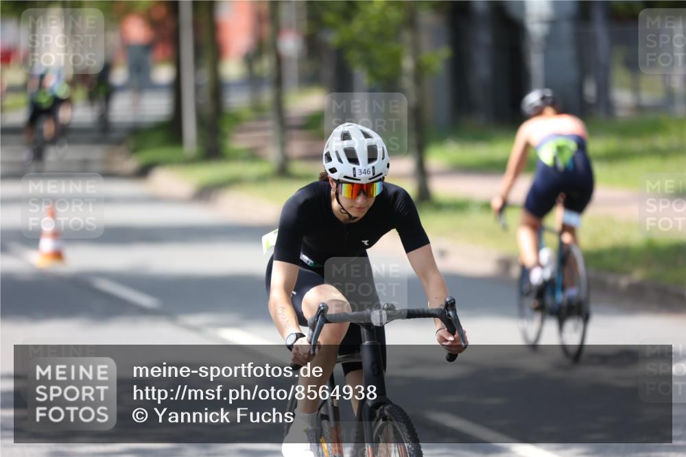 10.08.2025 - GEWOBA Citytriathlon Bremen Yannick Fuchs http://msf.ph/oto/8564938 10.08.2025 14:44:57 Radfahren 35, 73, 198, 326, 336, 346, 453, 484 meine-sportfotos.de