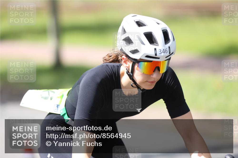 10.08.2025 - GEWOBA Citytriathlon Bremen Yannick Fuchs http://msf.ph/oto/8564945 10.08.2025 14:44:58 Radfahren 35, 73, 198, 326, 336, 346, 453, 484 meine-sportfotos.de