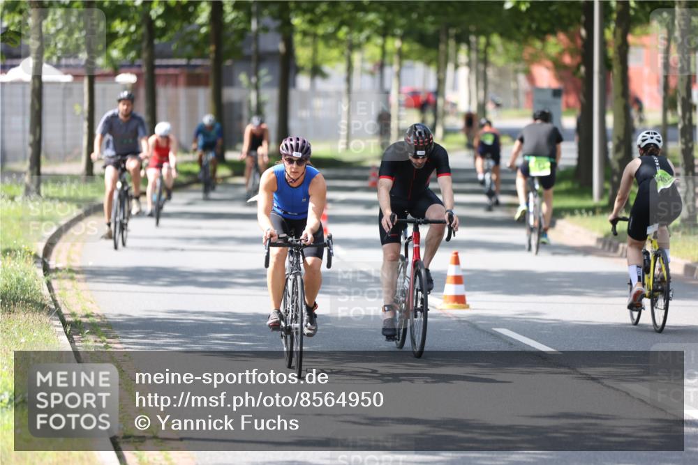 10.08.2025 - GEWOBA Citytriathlon Bremen Yannick Fuchs http://msf.ph/oto/8564950 10.08.2025 14:45:02 Radfahren 35, 198, 326, 336, 346, 453, 484, 497 meine-sportfotos.de