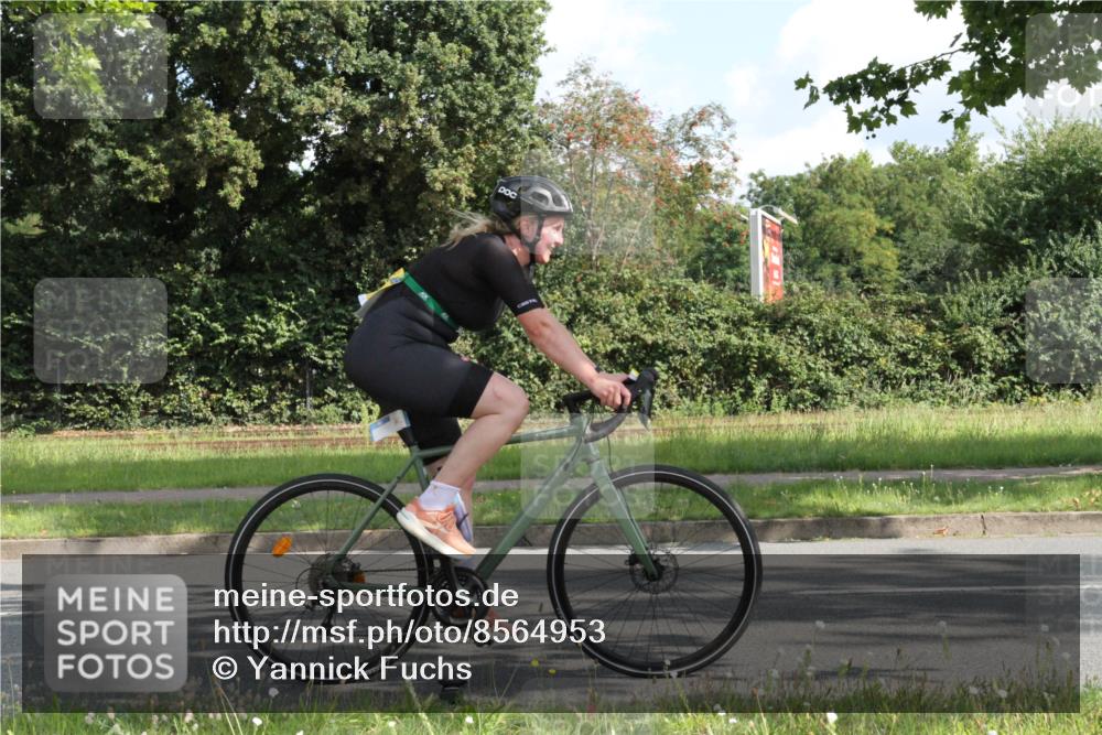 10.08.2025 - GEWOBA Citytriathlon Bremen Yannick Fuchs http://msf.ph/oto/8564953 10.08.2025 11:02:38 Radfahren 23, 53, 61, 135, 223, 237, 484 meine-sportfotos.de