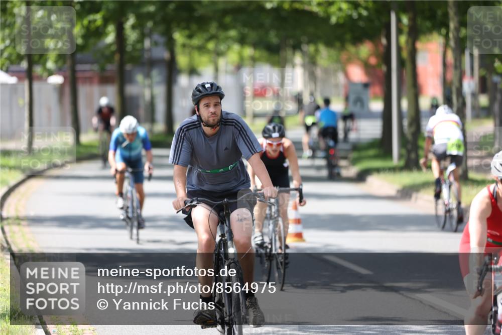 10.08.2025 - GEWOBA Citytriathlon Bremen Yannick Fuchs http://msf.ph/oto/8564975 10.08.2025 14:45:06 Radfahren 35, 198, 326, 336, 346, 453, 484, 497 meine-sportfotos.de