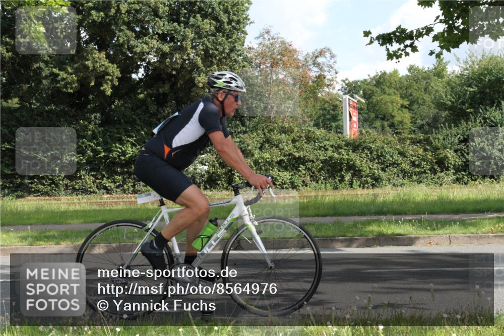 10.08.2025 - GEWOBA Citytriathlon Bremen Yannick Fuchs http://msf.ph/oto/8564976 10.08.2025 11:03:16 Radfahren 27, 175, 177, 189, 415, 496 meine-sportfotos.de