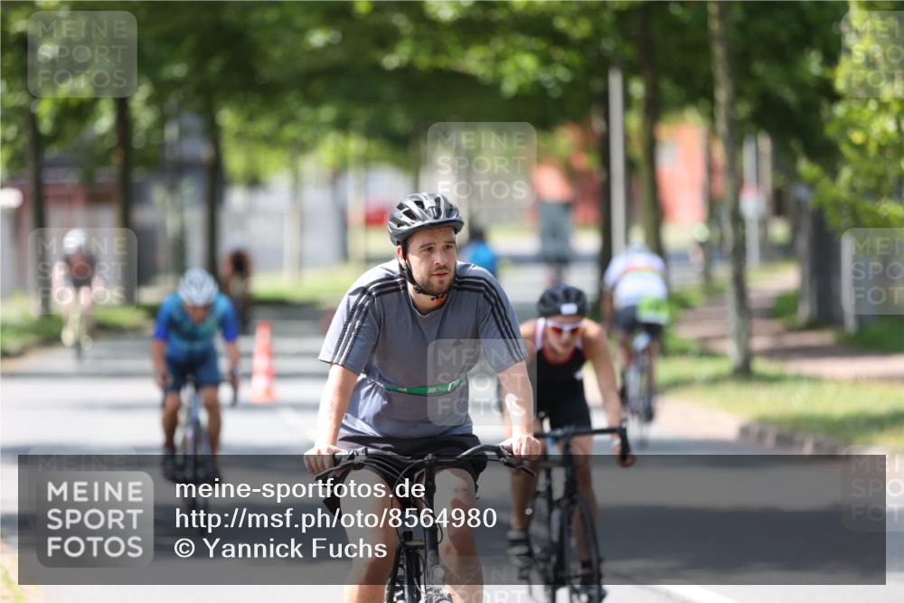 10.08.2025 - GEWOBA Citytriathlon Bremen Yannick Fuchs http://msf.ph/oto/8564980 10.08.2025 14:45:07 Radfahren 35, 198, 326, 336, 346, 453, 484, 497 meine-sportfotos.de