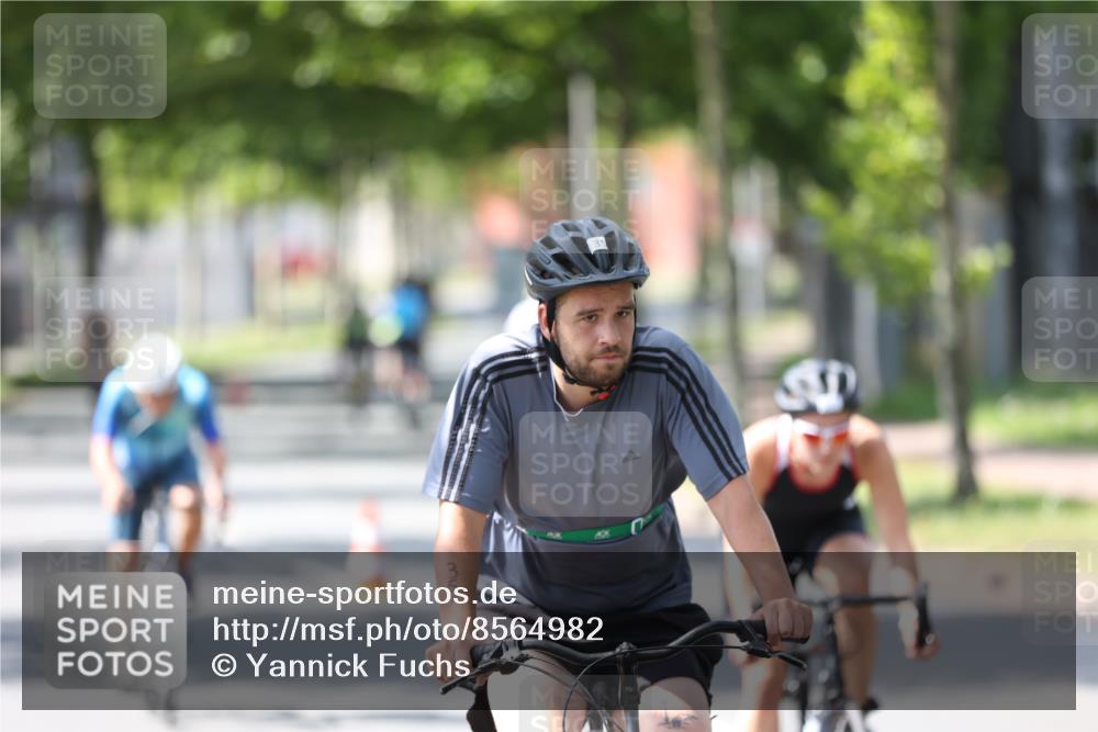 10.08.2025 - GEWOBA Citytriathlon Bremen Yannick Fuchs http://msf.ph/oto/8564982 10.08.2025 14:45:07 Radfahren 35, 198, 326, 336, 346, 453, 484, 497 meine-sportfotos.de