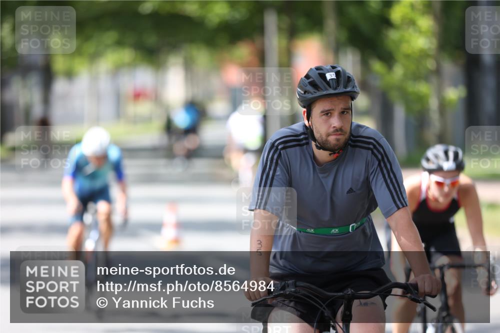 10.08.2025 - GEWOBA Citytriathlon Bremen Yannick Fuchs http://msf.ph/oto/8564984 10.08.2025 14:45:07 Radfahren 35, 198, 326, 336, 346, 453, 484, 497 meine-sportfotos.de